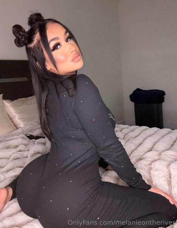 craving for your cock on my DM's 🥵