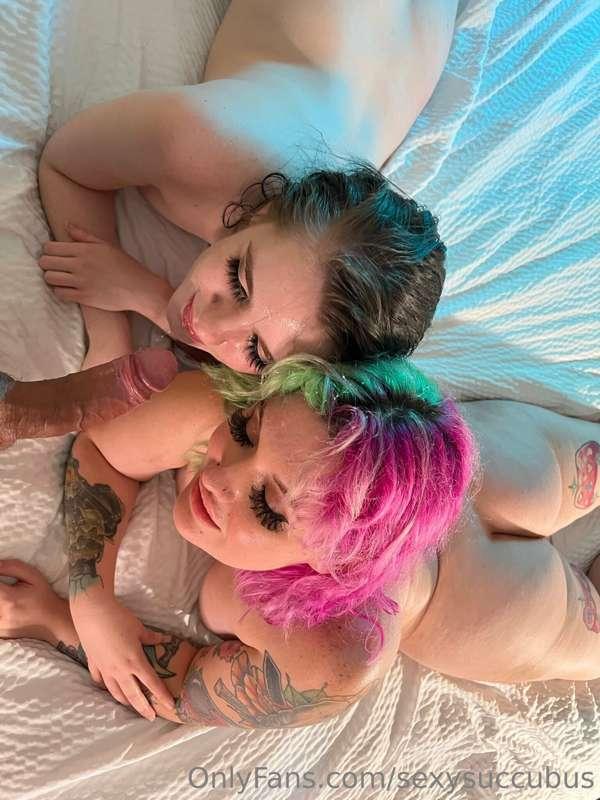 Who are you more jealous of ? 
Ft @emindica @candyhunter666