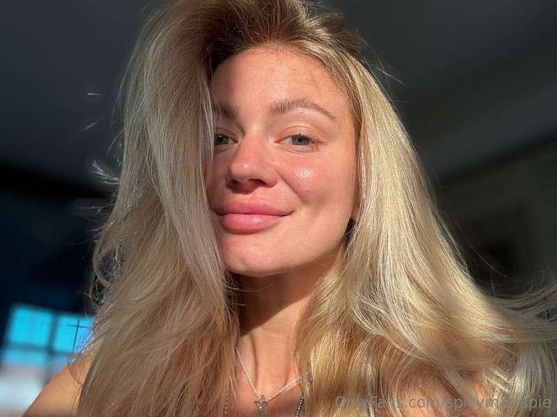 Happy weekends 💋🥰