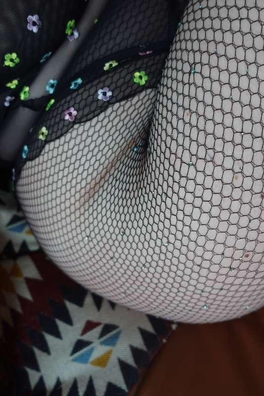 thigh cleavage though