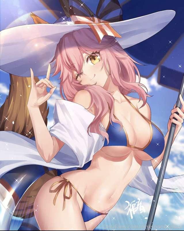 working on tamamo lancer atm for cce! spicy photos coming so..