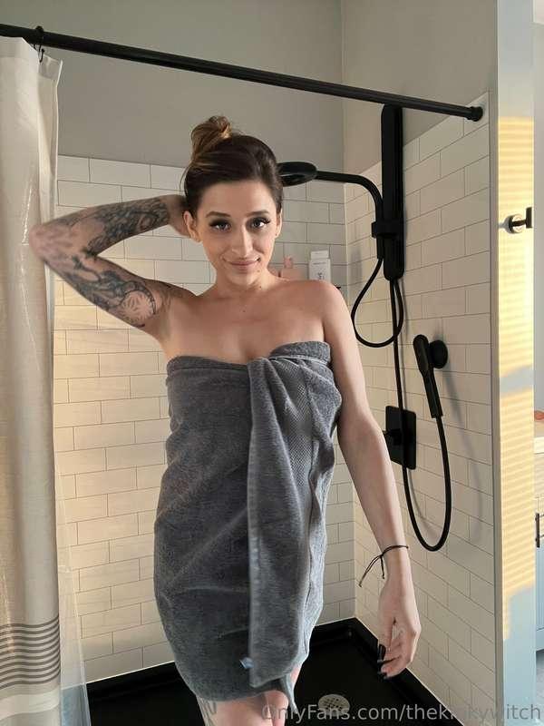 I think this shower can get steamier if you join me 🔥