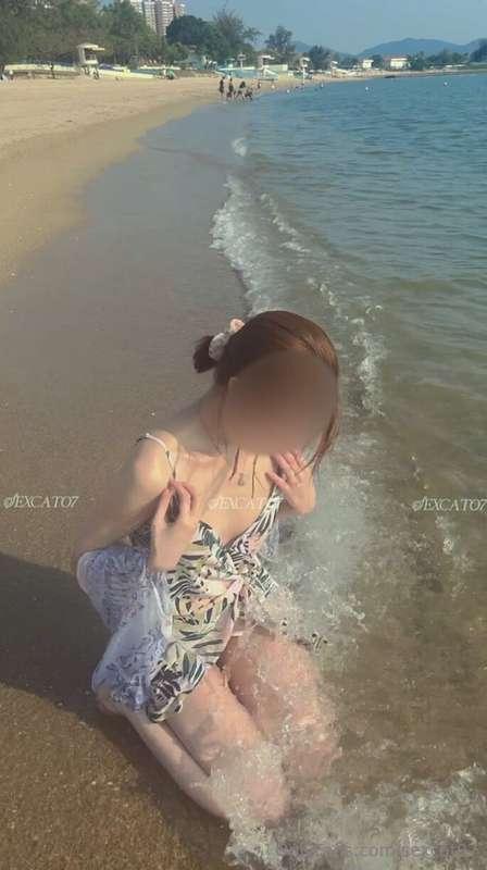 💗💗💗 💛🌞天氣咁好 貓仔決定去沙灘露一波😝不過有啲難道 個沙灘好多人……但唔阻礙貓仔嘅大膽😝更精彩嘅內容 貓仔會發dm..