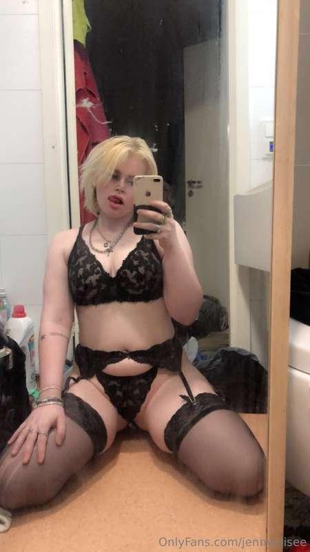 jennyelisee image #0