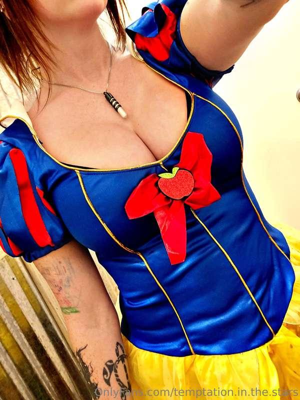 Tehe if you can guess one of my favorite bands, plus the son..