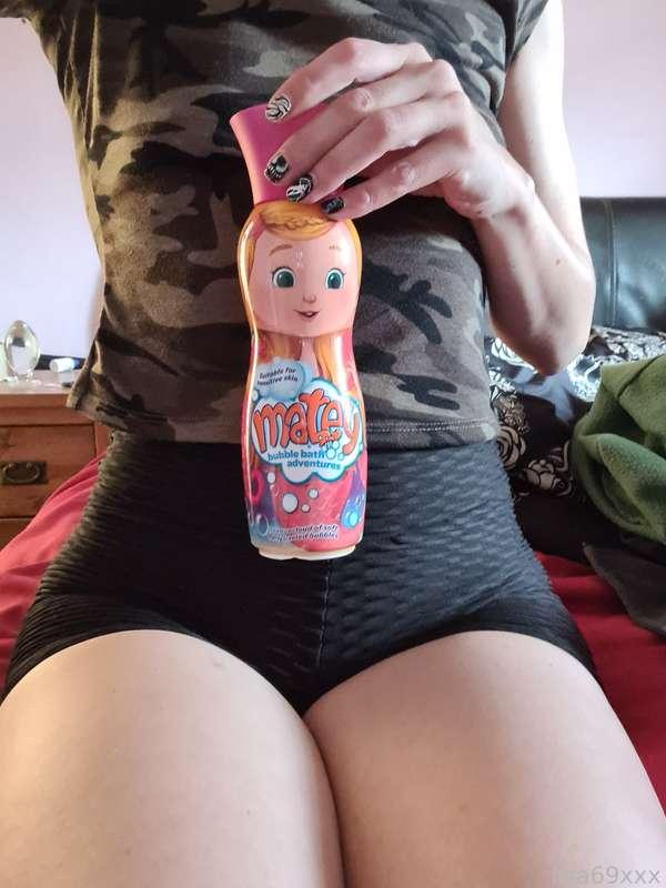 🧜‍♀️ how cute is this bottle??? 🧜‍♀️

You thinking what I'm thinking ??

#bottle #shorts #arse #hot #milf 