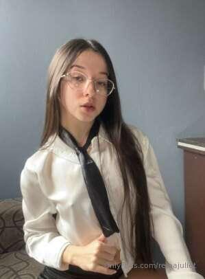 FREE FREE FREE @claarmor I'm 18 years old... and I really wa..