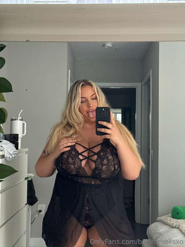 Can I give you a hug to show you how soft my lingerie is? 😊