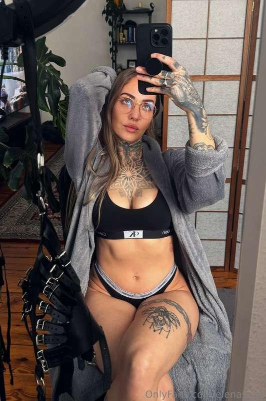 Guten Abend meine Herzblätter 😋💋 ich entspanne hier gerade u..