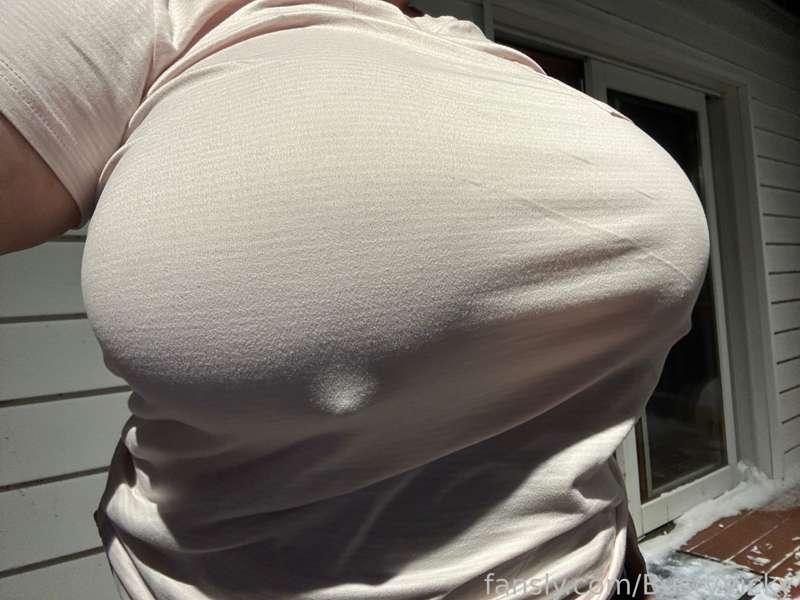 Rock hard nipples. 
#fyp #bigtits #boobs #milk