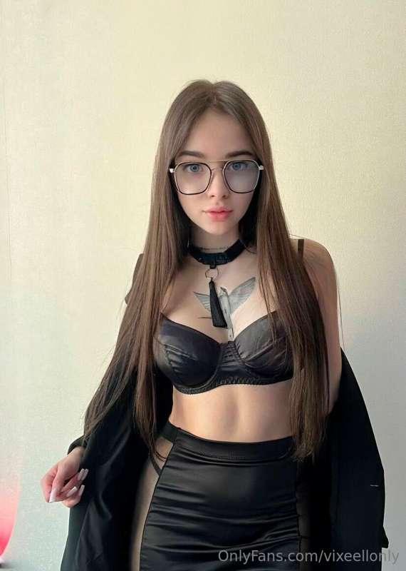 This hot girl @emillyforyou make you the happiest😍💦 just tex..