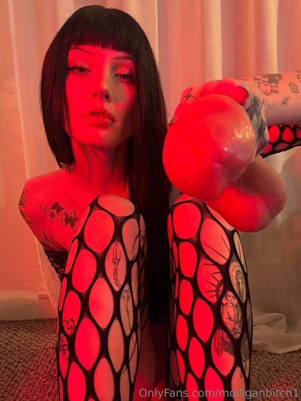 Big enough for you, sucker? 🖤