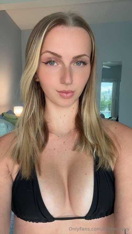 can you see how messy I get through this lace? 👅