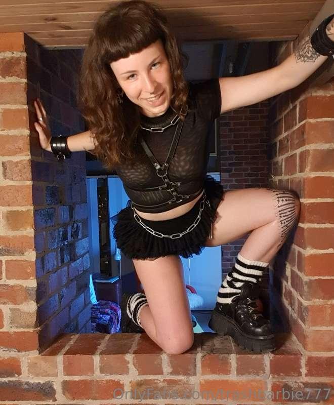 Can someone pls cum and fuck the shit out of me already 😇 pl..