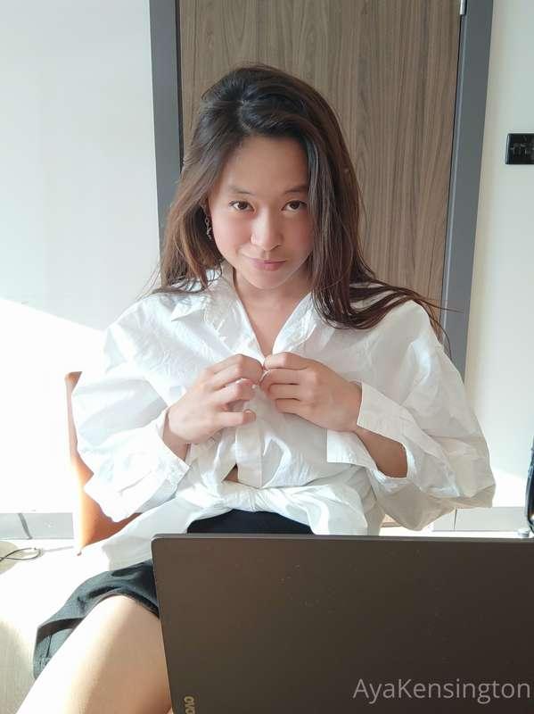 👩🏻‍💼🎥 do I look like a naughty intern?