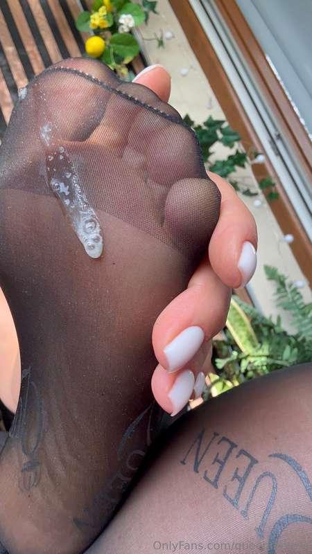 Your morning cumshot is here not with your woman 😈😈😈😈