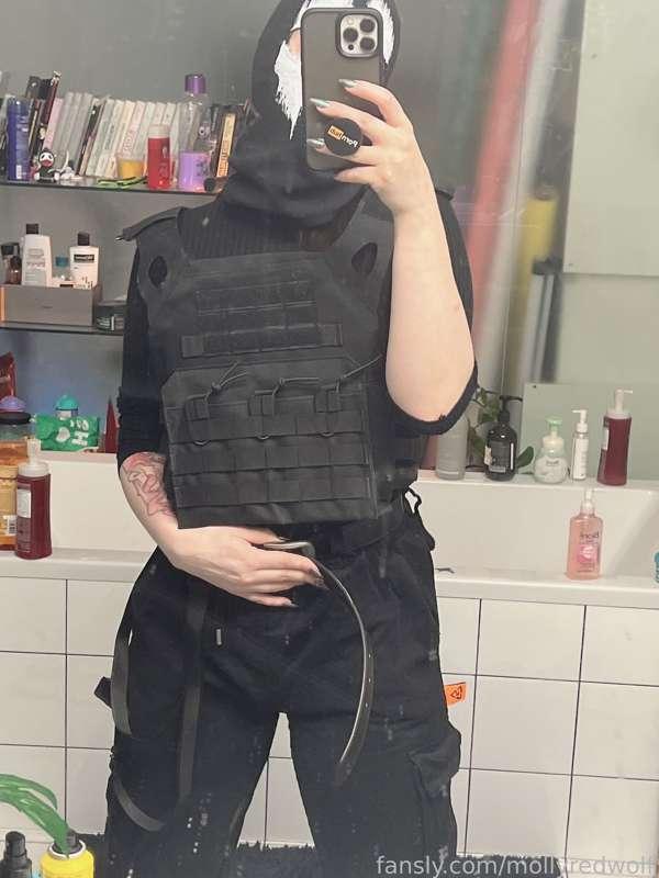 trying on a new suit 😉
#cosplay #fyp #game #callofduty #uniform 