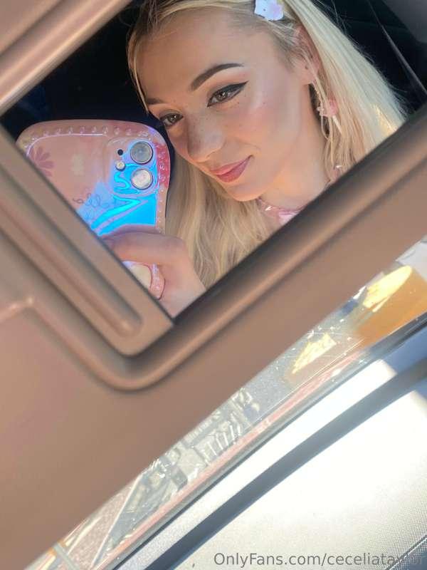 Tell me I’m pretty💗💗