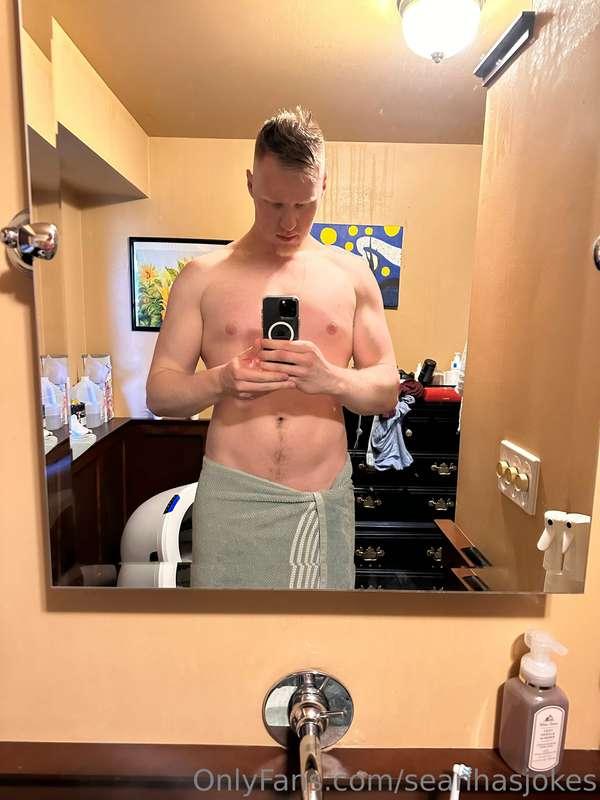 Shower time with me at 7feet tall🍆