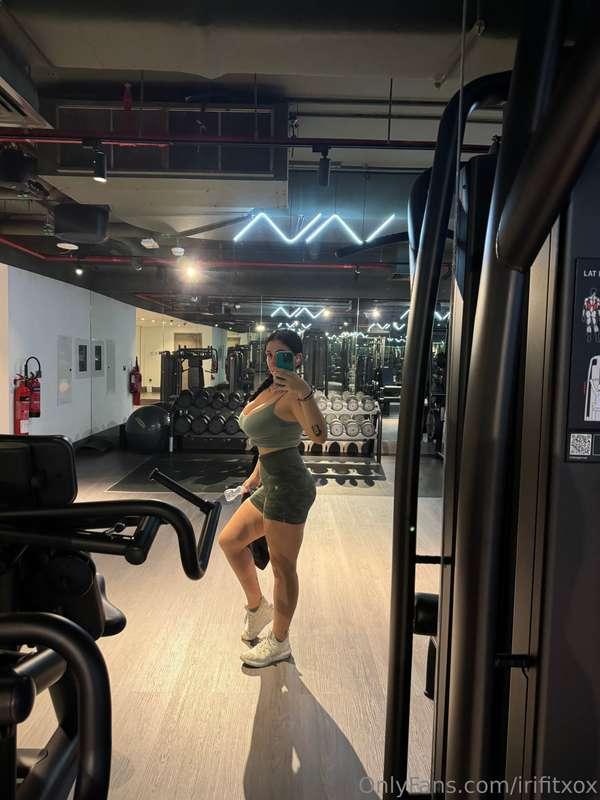 Did some squats 😝