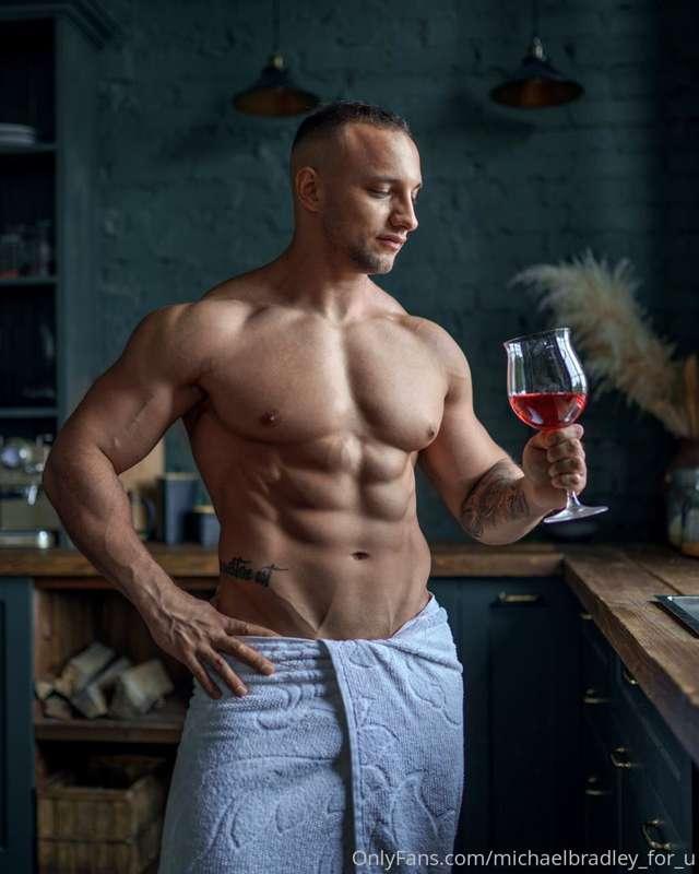 Who loves wine like me?