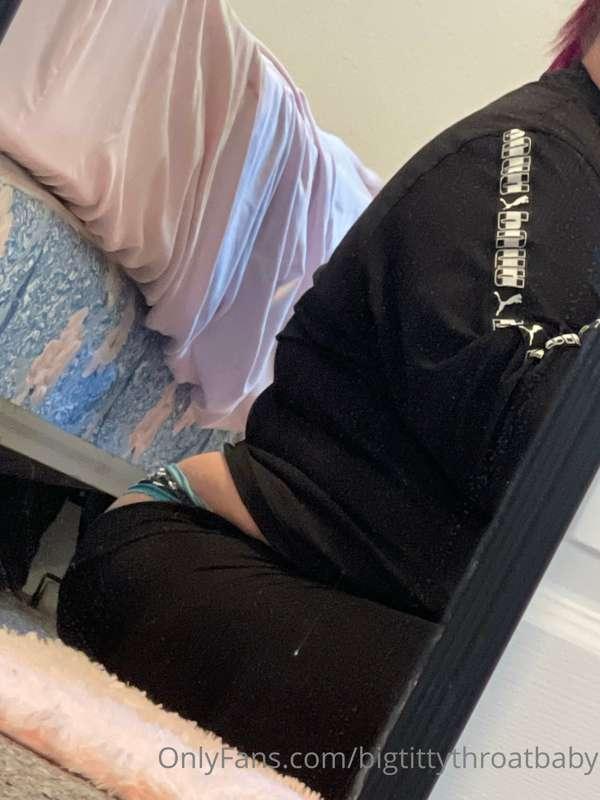 I never realized how big my ass looks when I sit down 🤣