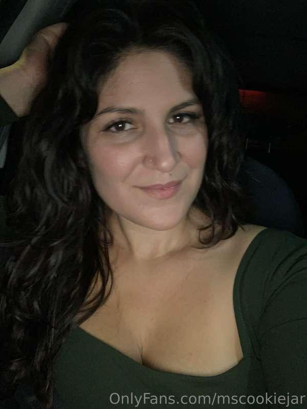 Guess who’s posting some anal play tomorrow?! This girl 😘