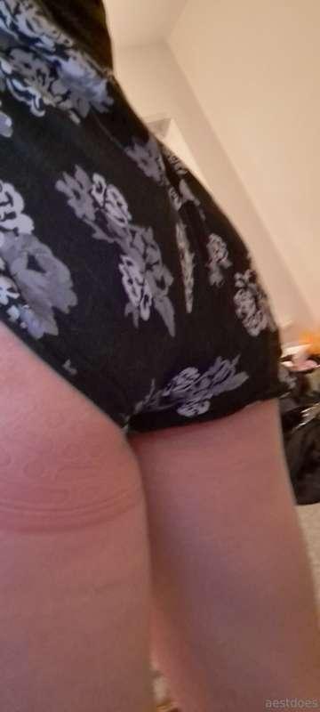 I'm not doing ass content till I get a chair ✨️ it's leaving..