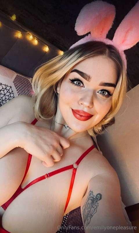 Hi there😘, I created this page to share my passion and lust ..