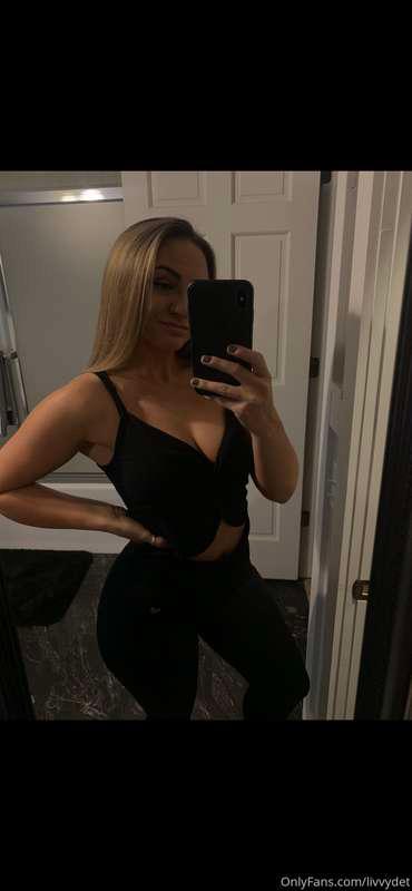 Took some more content today for youuuuuuu 💛😘