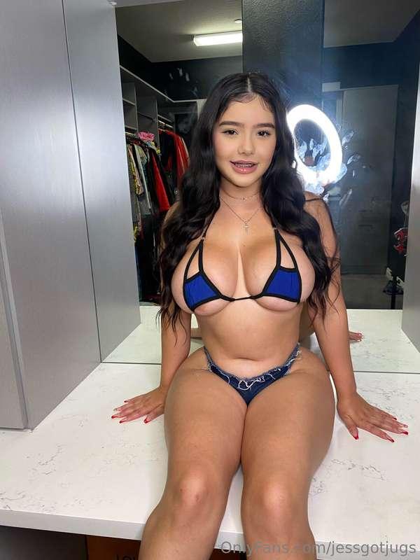 Should I make a video of this outfit? 🤓