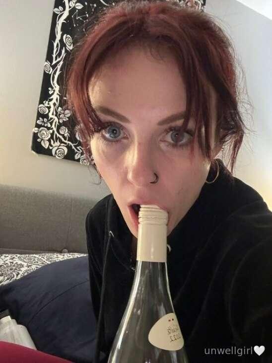 i’m just a girl with an oral fixation what can i say