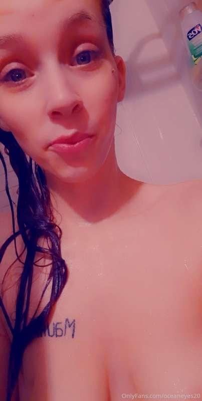 Unlock to see my shower shoot 😋😘