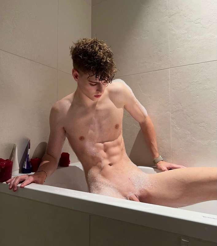 I could need a little help here 😇🛁