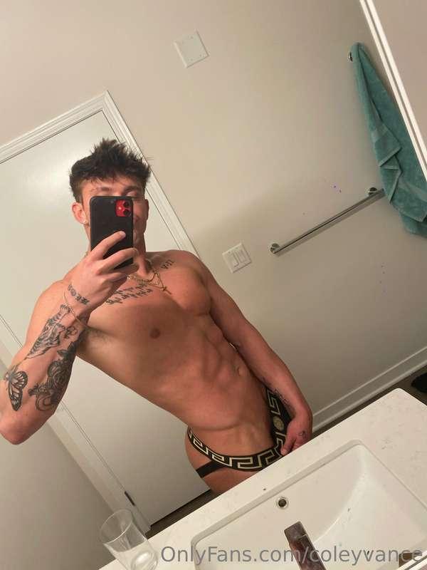 Horny af 😈 message me for some fun 😝