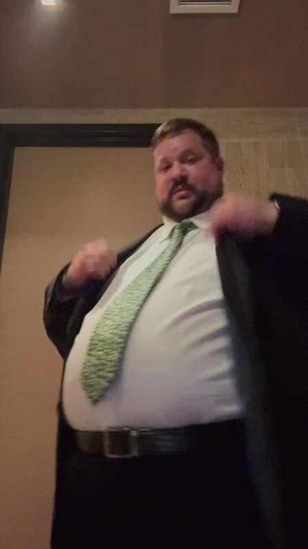 Fattest guy at the wedding!