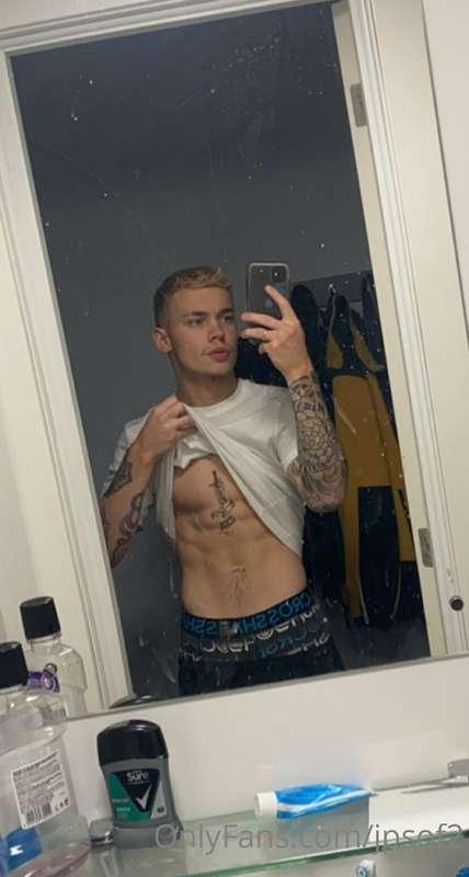 Come take off my clothes😈 and we can do whatever you want🙈