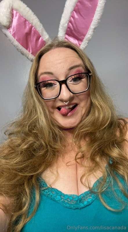 Some bunny is ready for you babe 😘 😈 hop into my inbox 😆