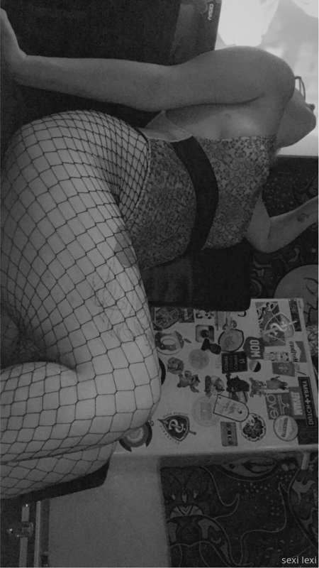 how many times would you spank me if you had the chance 🤍
