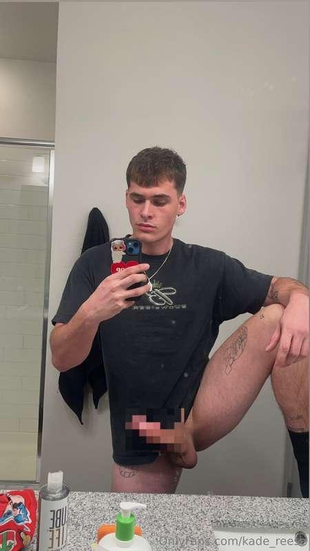 LIKE and DM me for un blurred pic 😏