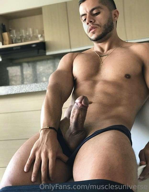 Sexy colombian gogoboy @thianm023 dances full naked with his..