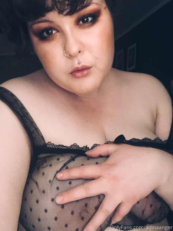 all sweaty after fucking myself.
you should see too! 🖤✨

a l..