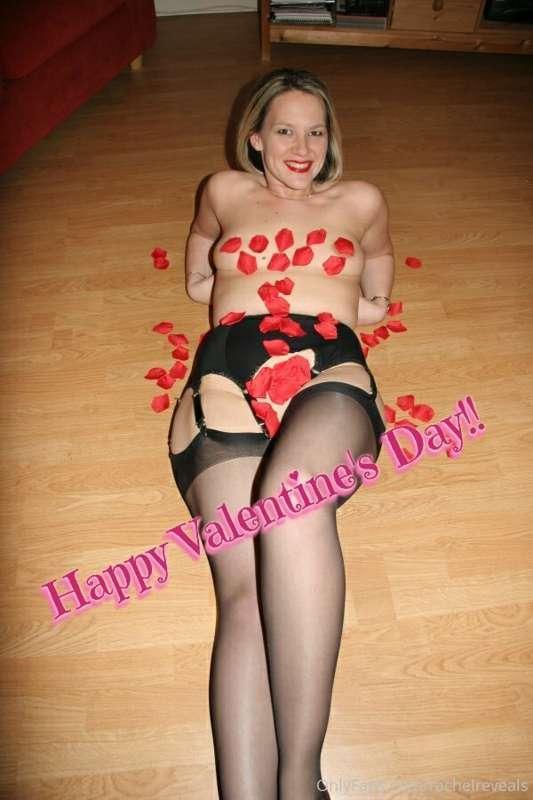 Happy Valentines you sexy lot!! xxx