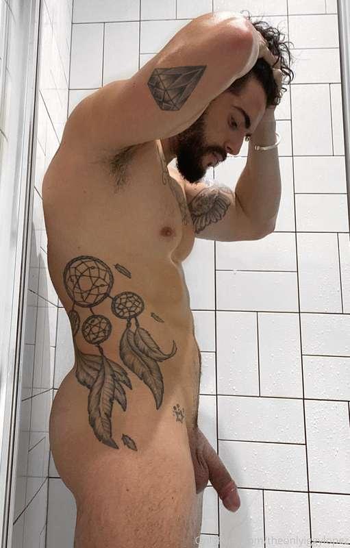 ANYONE FANCY SUCKING IT SOFT TILL IT GETS HARD?