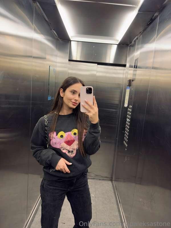 Helloooo my knights 🥰I'm not a little princess already anymo..