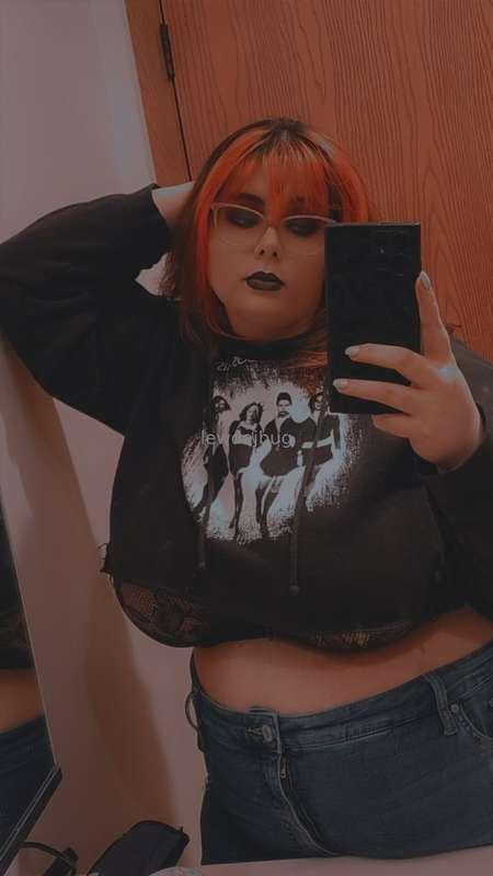 Should I do another Flash Friday?? Flash my cute bra?Flash m..