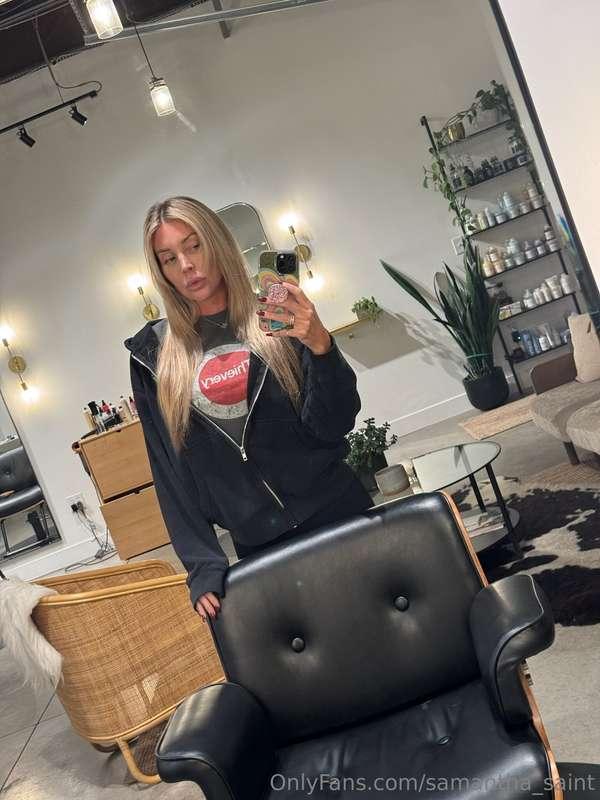 To the Salon! What do you think I'm getting done?? 🥰