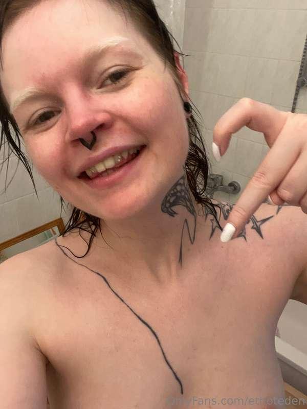 Hey guys! I just took a shower and I'll be streaming in abou..