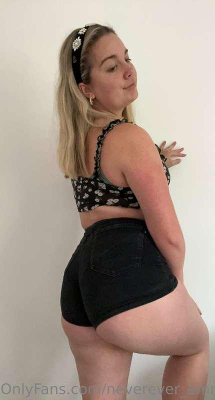 heyya! i have been exercising my my ass recently, do you see..