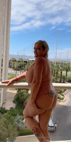 Everybody loves a slut on the balcony
